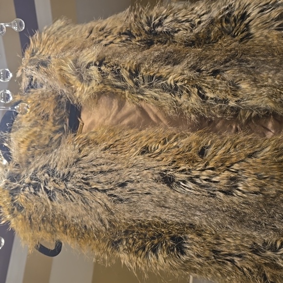 Trina Turk Luxurious Faux Fur Vest in Brown - Picture 4 of 15